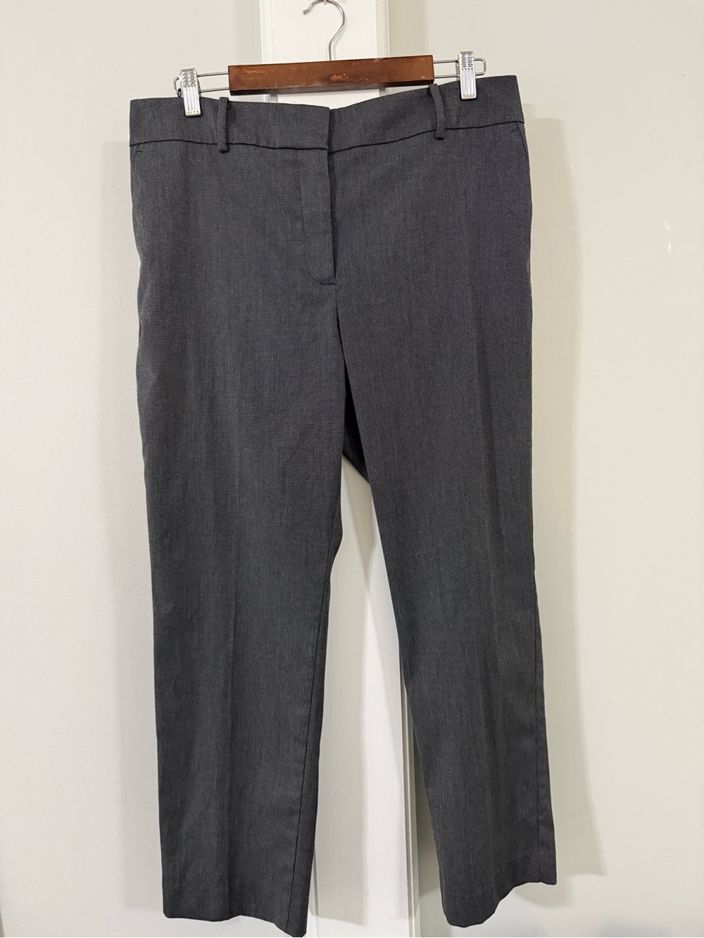 Ann Taylor Factory Lightweight Straight-Leg Ankle Trousers in Dark Gray, 12